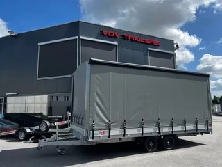 Hapert Plateauwagen Hapert Azure Oprijrampen en huif en schuifzeil