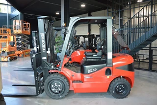 Maximal 3.0T -Diesel -M model- Triplex 4.8 m- Full Free- Kubota Euro v- Side Shift Vorkversteller