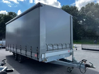 Hapert Plateauwagen Hapert Azure Oprijrampen en huif en schuifzeil