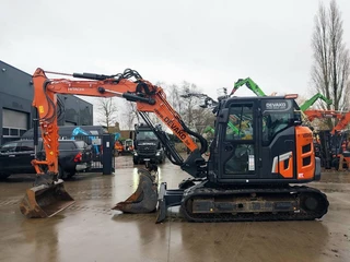 Hitachi ZX95USB-7 Triple-arm (full-option)