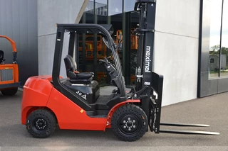 Maximal 3.0T-Diesel-A model-Triplex 6.0m -Full Free -Kubota - Side Shift- Vorkversteller
