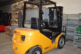 Terramax 3.0T-Diesel-triplex 4.7m -Kubota V2403 - Side Shift- Vorkenversteller