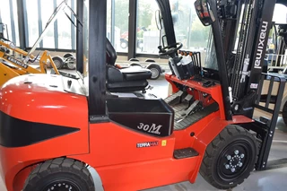 Maximal 3.0T -Diesel -M model- Triplex 4.8 m- Full Free- Kubota Euro v- Side Shift Vorkversteller