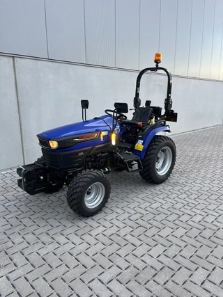 Farmtrac FT26 MANUEEL met frontgewichten